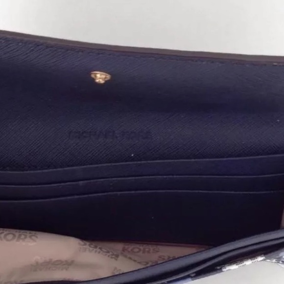Michael Kors Jet set travel navy floral wallet - Picture 7 of 8